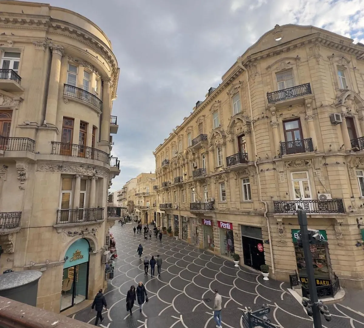 Cozy Apartment In Nizami Street Baku 0*,